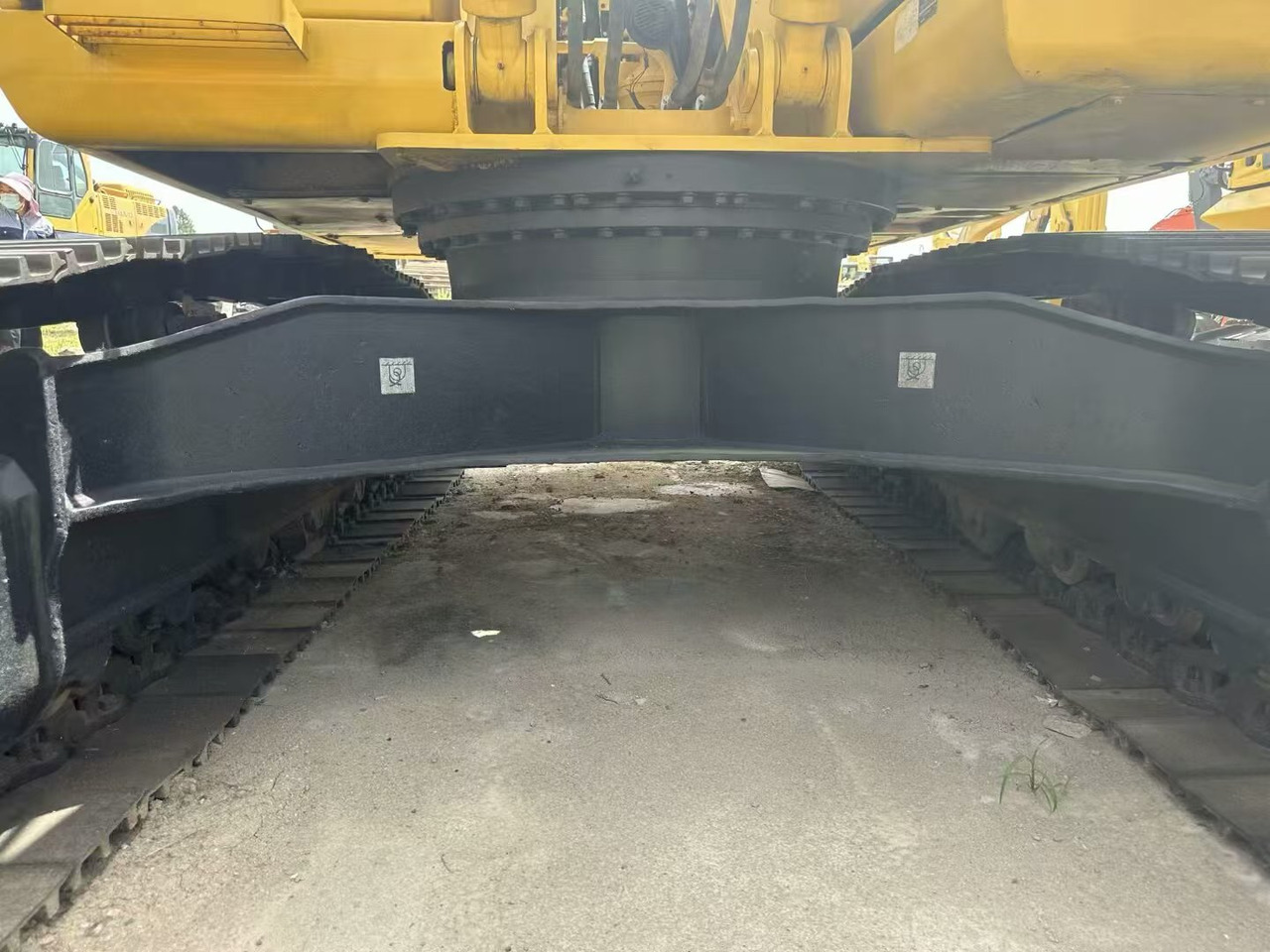 Excavadora de cadenas KOMATSU 200-8: foto 10