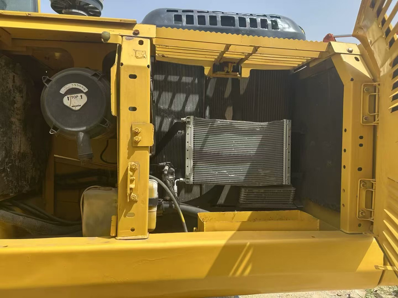 Excavadora de cadenas KOMATSU 200-8: foto 11