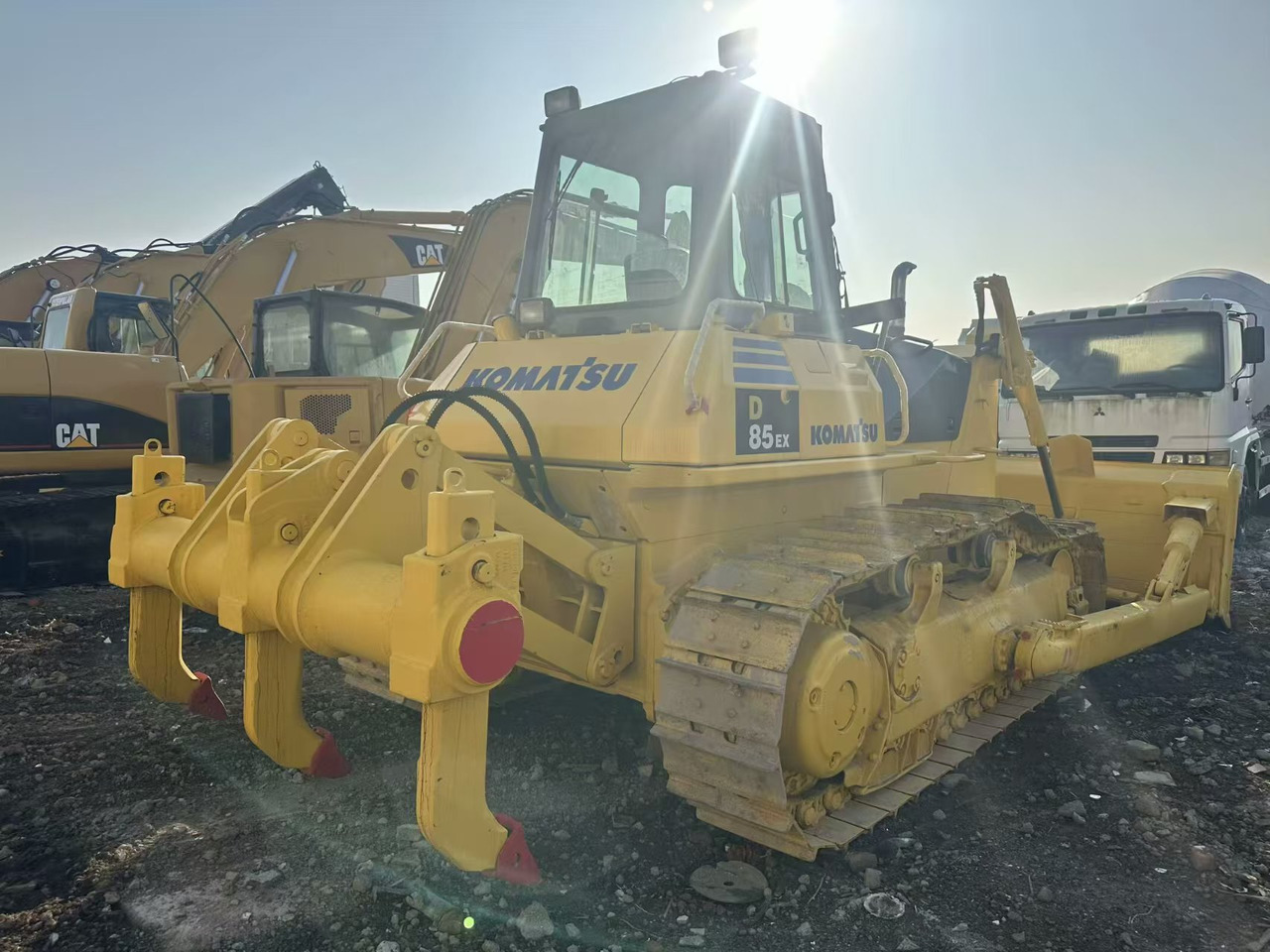 Bulldozer KOMATSU D85E: foto 6