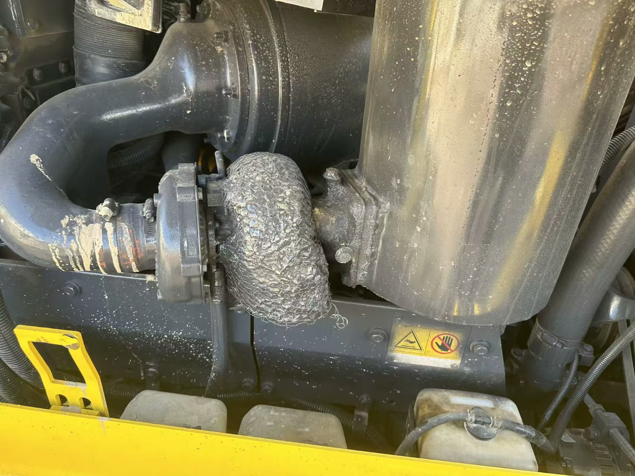 KOMATSU D85E - Bulldozer: foto 4 KOMATSU D85E - Bulldozer: foto 4