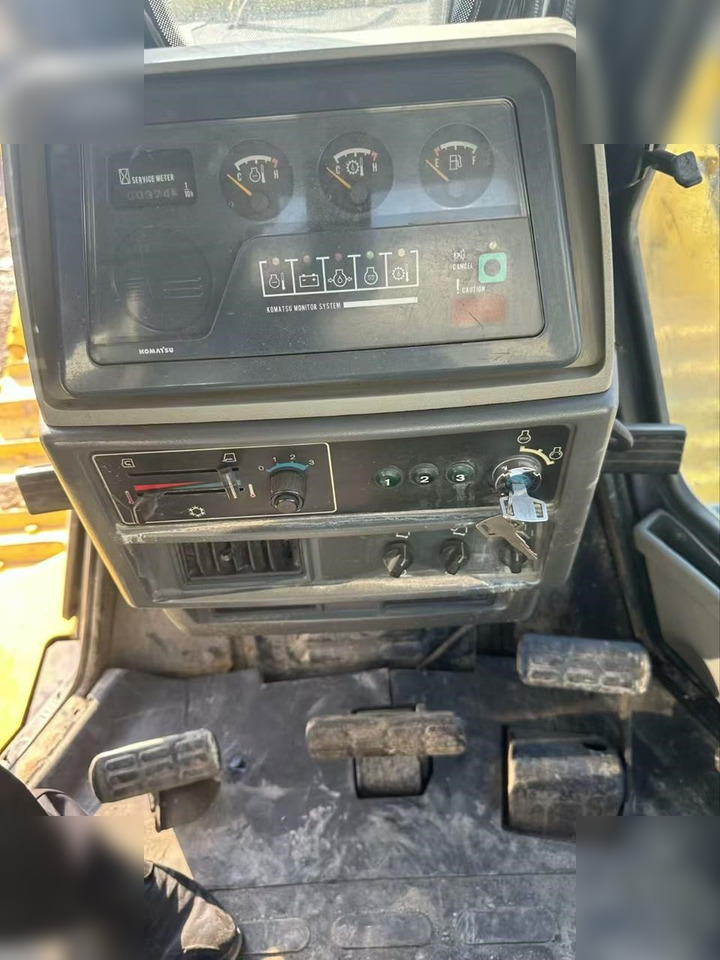 Bulldozer KOMATSU D85EX-18: foto 13