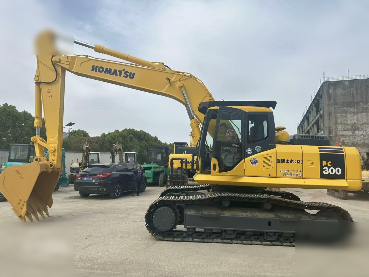 KOMATSU PC300-7 - Excavadora de cadenas: foto 1 KOMATSU PC300-7 - Excavadora de cadenas: foto 1
