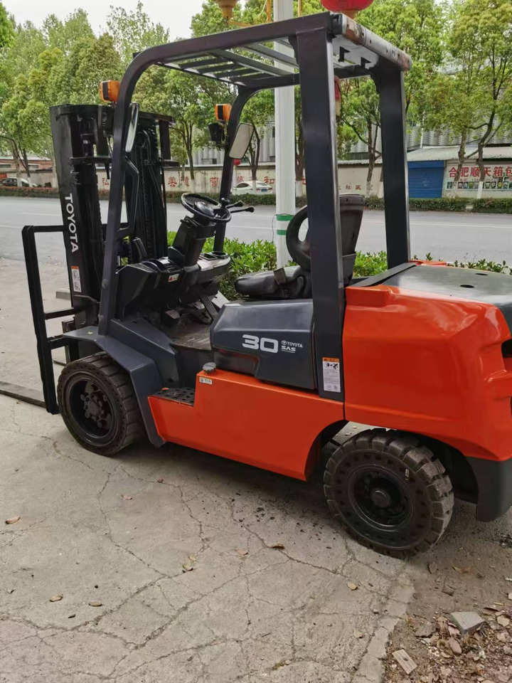 Plataforma de mástil vertical Toyata 3-ton: foto 12