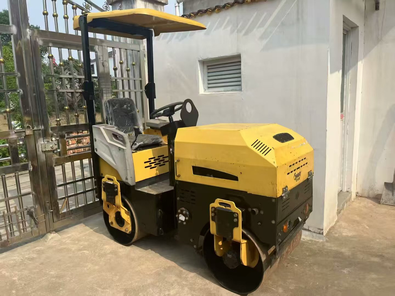 Double-drum vibratory mini roller - Rodillo: foto 1 Double-drum vibratory mini roller - Rodillo: foto 1