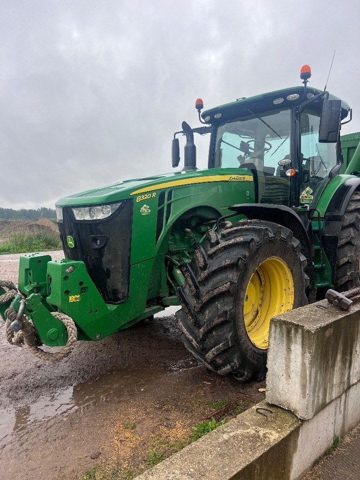 John Deere 8320R - Tractor: foto 1 John Deere 8320R - Tractor: foto 1