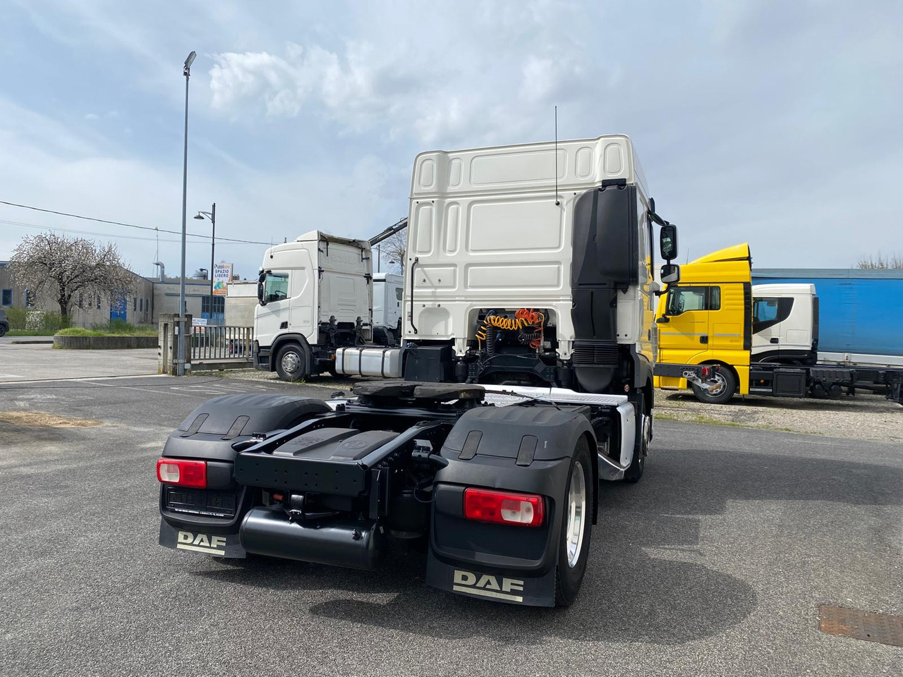 DAF XF 450 - Cabeza tractora: foto 4 DAF XF 450 - Cabeza tractora: foto 4