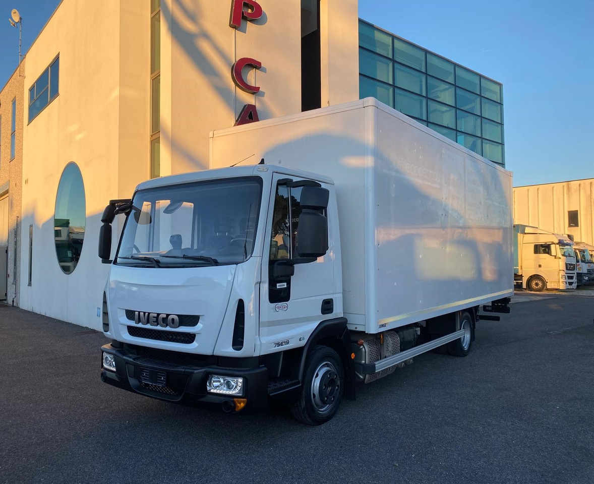 IVECO EUROCARGO 75E19 - Camión caja cerrada: foto 1 IVECO EUROCARGO 75E19 - Camión caja cerrada: foto 1