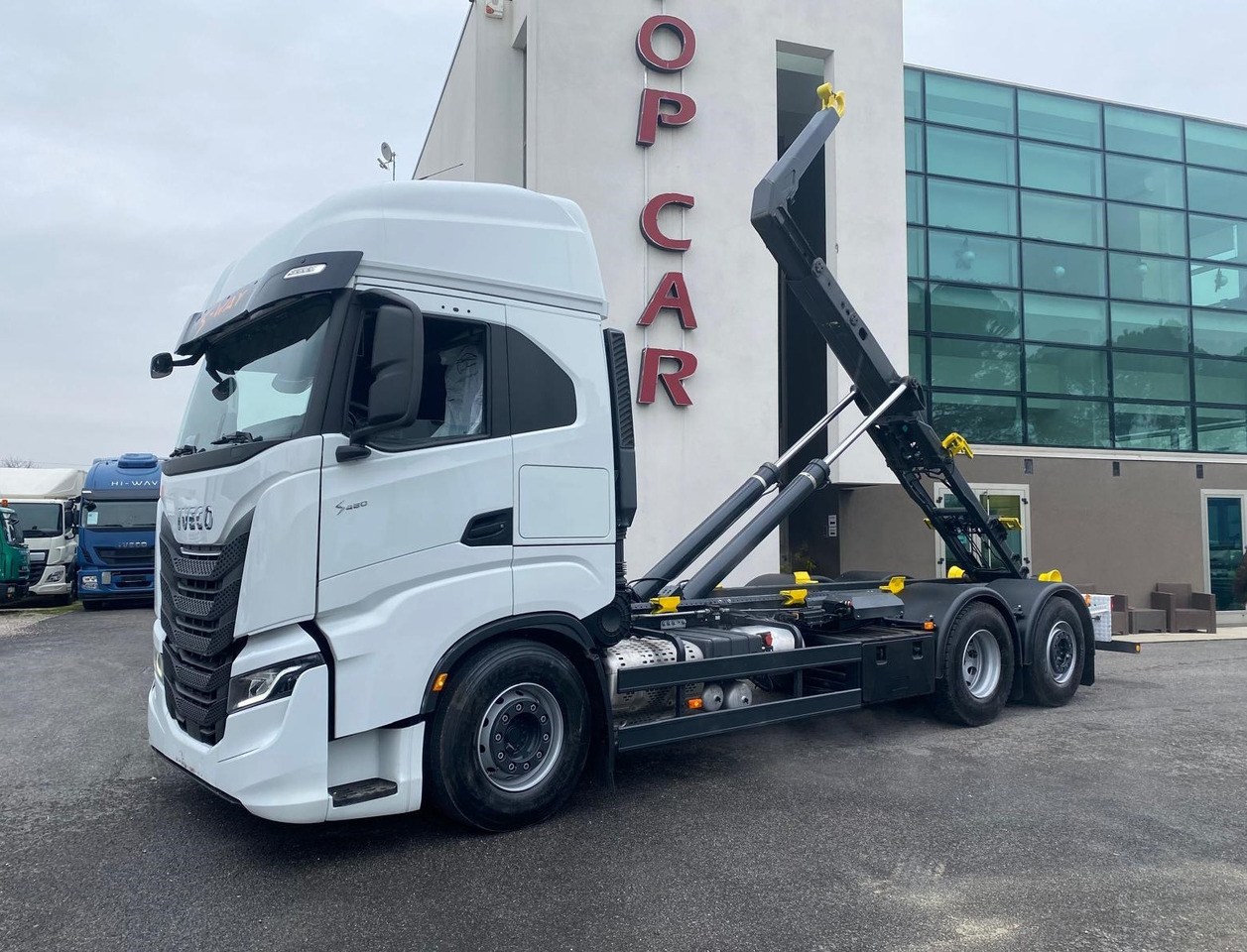IVECO S-WAY AS260S48 - Camión multibasculante: foto 1 IVECO S-WAY AS260S48 - Camión multibasculante: foto 1