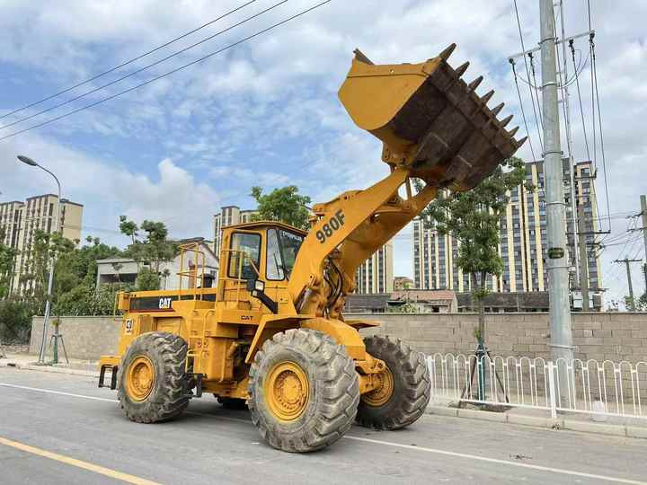 CAT 980F Refurbished Wheel Loader Well Maintained Affordable Price - Cargadora de ruedas: foto 2 CAT 980F Refurbished Wheel Loader Well Maintained Affordable Price - Cargadora de ruedas: foto 2