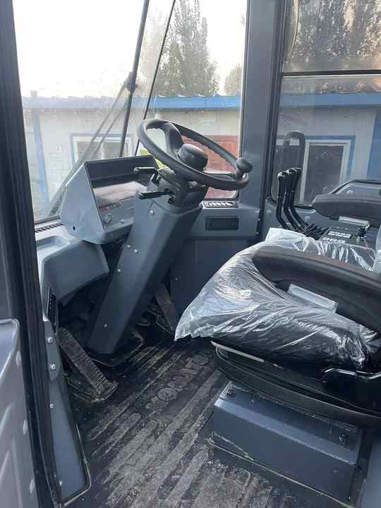 Certified Pre-Owned Komatsu WA380-3 | Heavy-Duty Loader for Mining/ Construction - Price Negotiable! - Cargadora de ruedas: foto 2 Certified Pre-Owned Komatsu WA380-3 | Heavy-Duty Loader for Mining/ Construction - Price Negotiable! - Cargadora de ruedas: foto 2