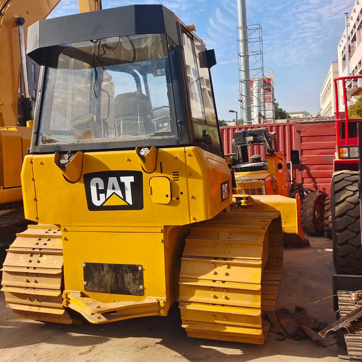Good Condition D3K Bulldozer Used Crawler Bulldozer with Parts Price Bulldozers - Bulldozer: foto 2 Good Condition D3K Bulldozer Used Crawler Bulldozer with Parts Price Bulldozers - Bulldozer: foto 2