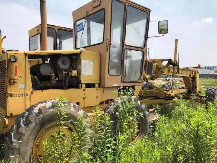 Japan Komatsu GD511 Motor Grader Cheap Price Komatsu Road Grader GD511 Good Condition in China - Grader: foto 2 Japan Komatsu GD511 Motor Grader Cheap Price Komatsu Road Grader GD511 Good Condition in China - Grader: foto 2