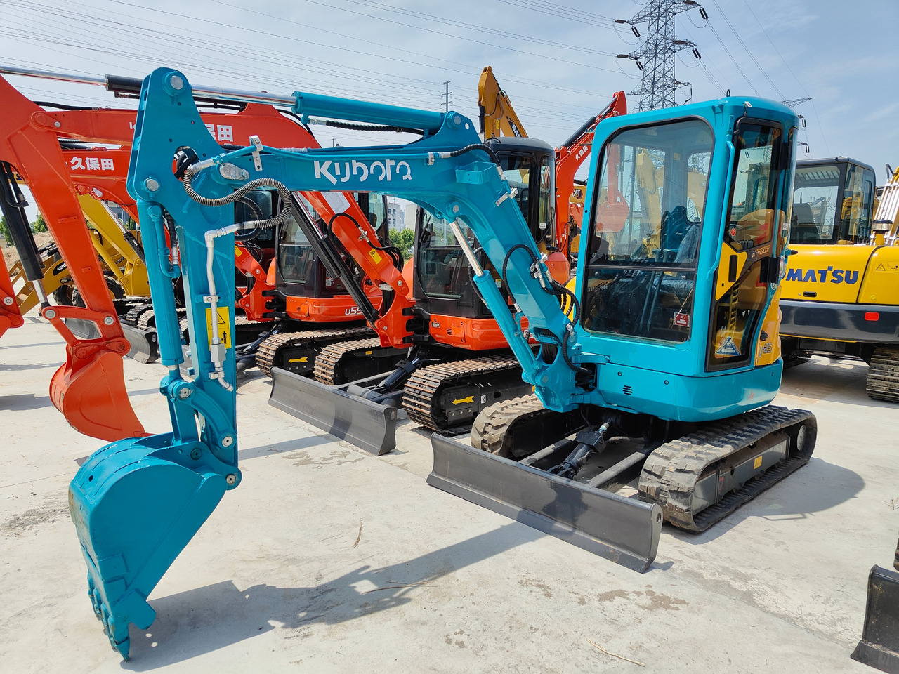 KUBOTA Kubota U25 - Miniexcavadora: foto 1 KUBOTA Kubota U25 - Miniexcavadora: foto 1