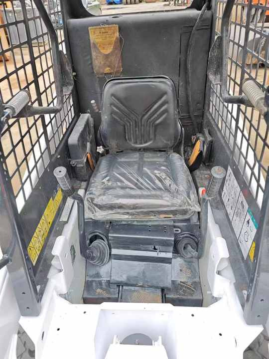 Second Hand Bobcat S70 Skid Steer Loader on Stock Excellent Performance Bobcat S70 S160 S300 330 Skid Steer for Sale - Minicargadora: foto 2 Second Hand Bobcat S70 Skid Steer Loader on Stock Excellent Performance Bobcat S70 S160 S300 330 Skid Steer for Sale - Minicargadora: foto 2