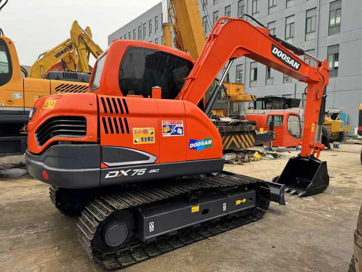 Second Hand Doosan Dx-75 Excavator for Sale - Excavadora de cadenas: foto 3 Second Hand Doosan Dx-75 Excavator for Sale - Excavadora de cadenas: foto 3