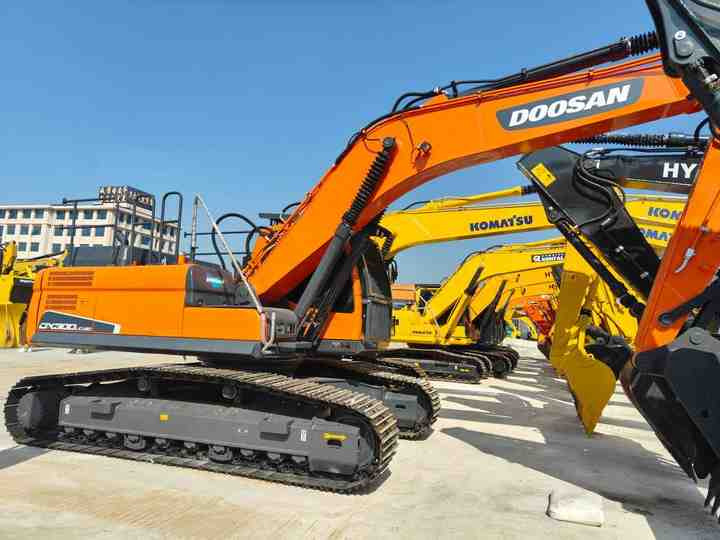 Used Doosan DX300, its original quality has withstood the test. It offers high - efficiency operation at a lower cost.Hard work. - Excavadora de cadenas: foto 5 Used Doosan DX300, its original quality has withstood the test. It offers high - efficiency operation at a lower cost.Hard work. - Excavadora de cadenas: foto 5