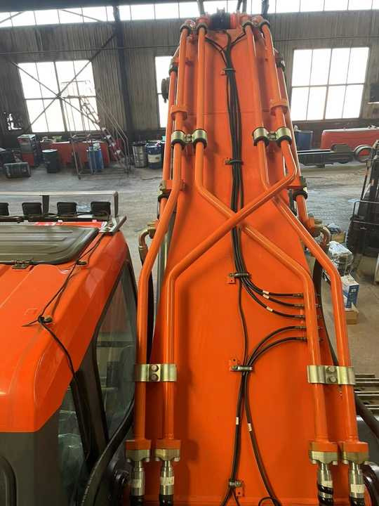Used Excavator Doosan DX600 Excavators Mini Equipment Earth Moving Machinery Doosan Digger Excavator for Sale - Excavadora: foto 4 Used Excavator Doosan DX600 Excavators Mini Equipment Earth Moving Machinery Doosan Digger Excavator for Sale - Excavadora: foto 4