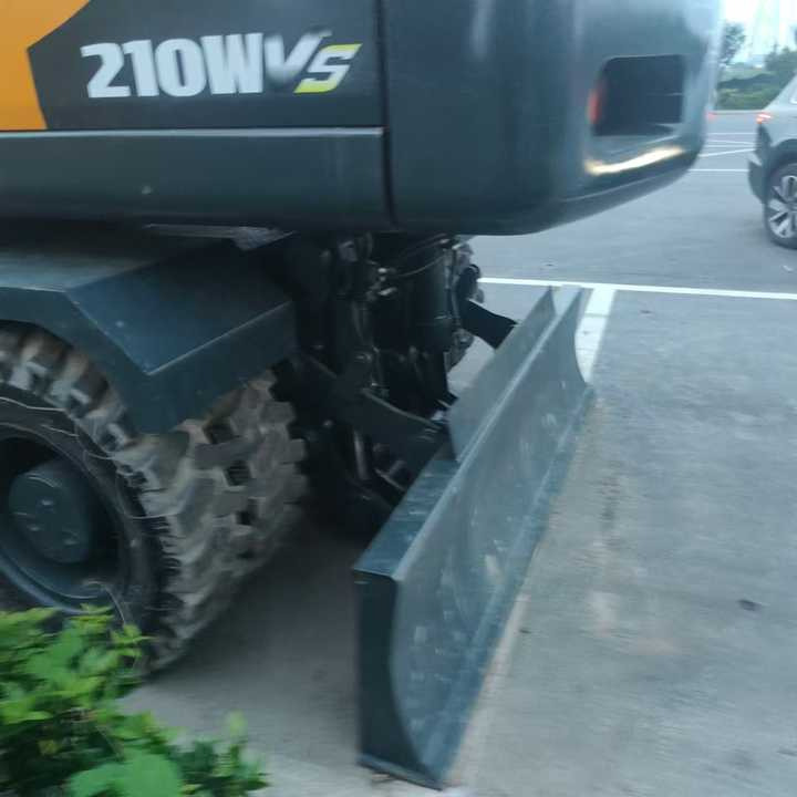 Used Hyundai 210w 20T Second Hand Korea Original Large Wheel Excavator Mining Construction Excavators Hot Sale 210w 220 225 30t - Excavadora: foto 4 Used Hyundai 210w 20T Second Hand Korea Original Large Wheel Excavator Mining Construction Excavators Hot Sale 210w 220 225 30t - Excavadora: foto 4