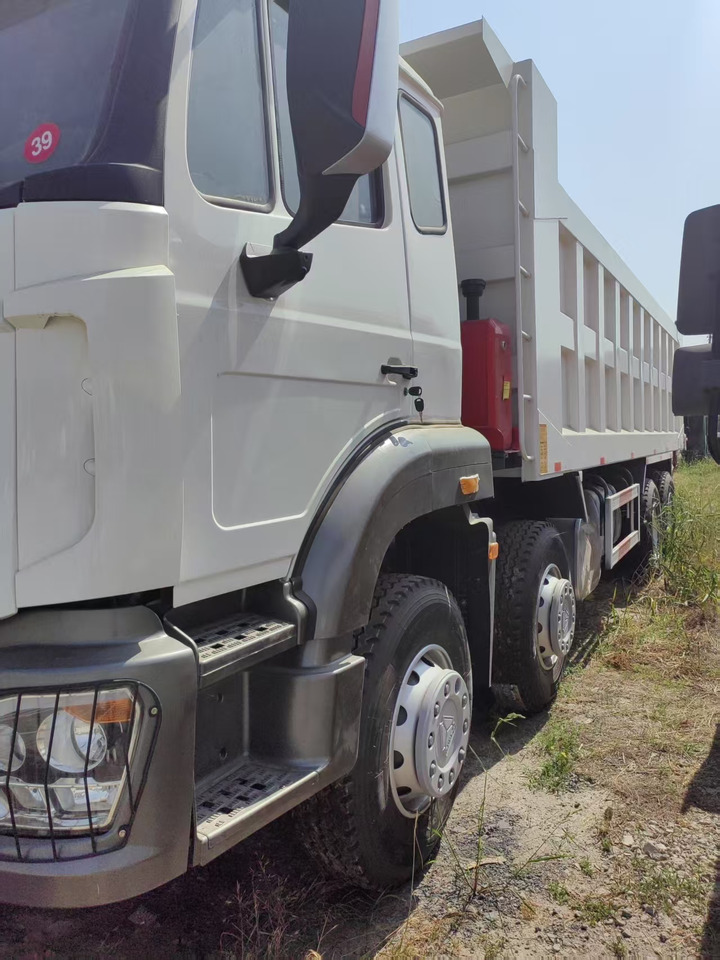 Howo HOWO 8X4 dump truck for sale - Camión volquete: foto 4 Howo HOWO 8X4 dump truck for sale - Camión volquete: foto 4