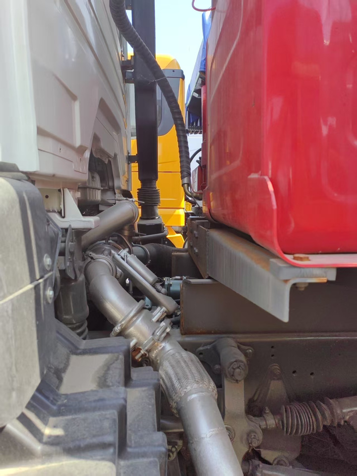 Howo HOWO 8X4 dump truck for sale - Camión volquete: foto 5 Howo HOWO 8X4 dump truck for sale - Camión volquete: foto 5