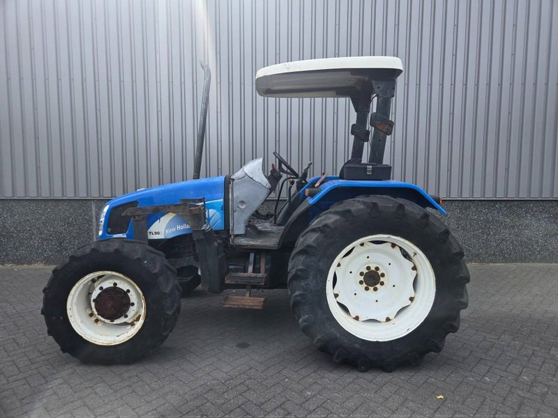 New Holland TL 90 A - Tractor: foto 2 New Holland TL 90 A - Tractor: foto 2