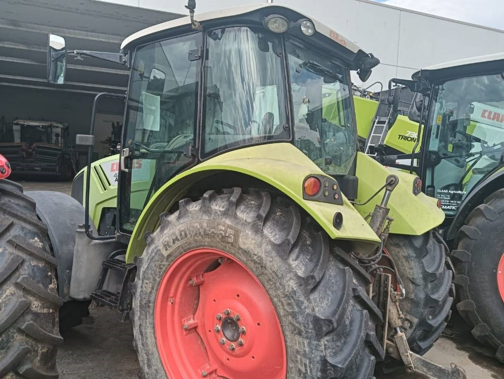 Tractor Claas Arion 420: foto 9