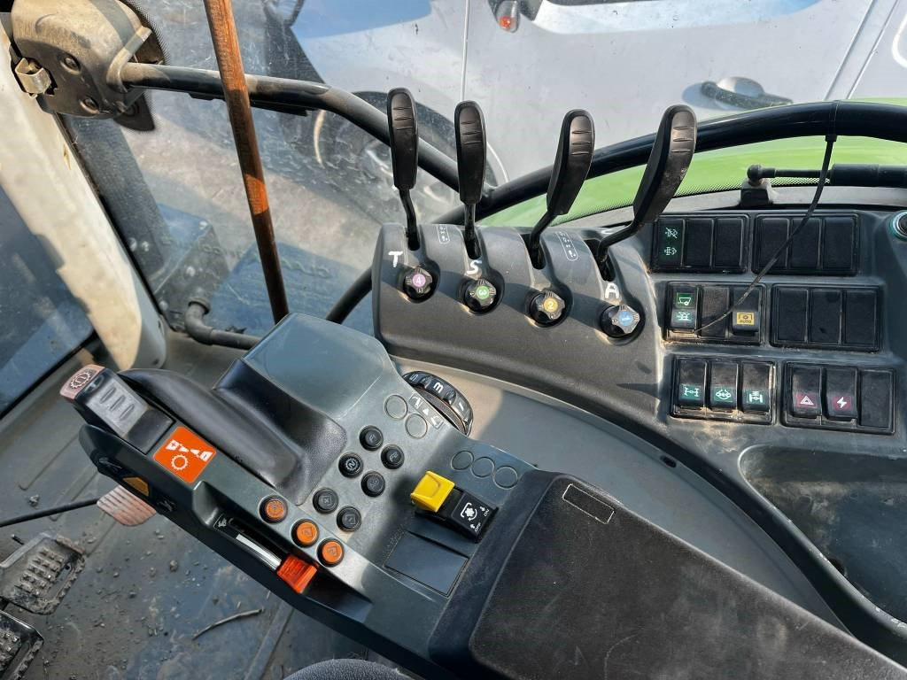 Tractor Claas Arion 650: foto 8