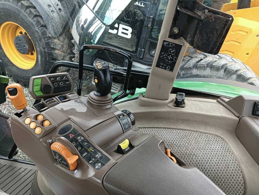 John Deere 5125 R - Tractor: foto 5 John Deere 5125 R - Tractor: foto 5