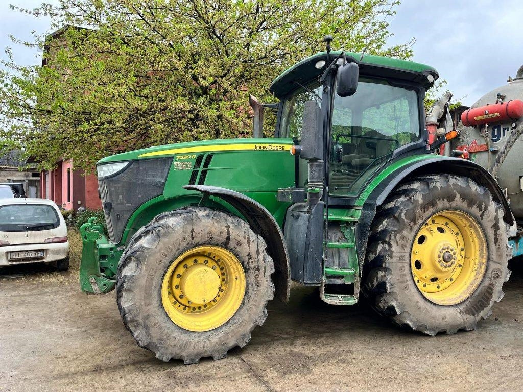 John Deere 7230 R - Tractor: foto 2 John Deere 7230 R - Tractor: foto 2