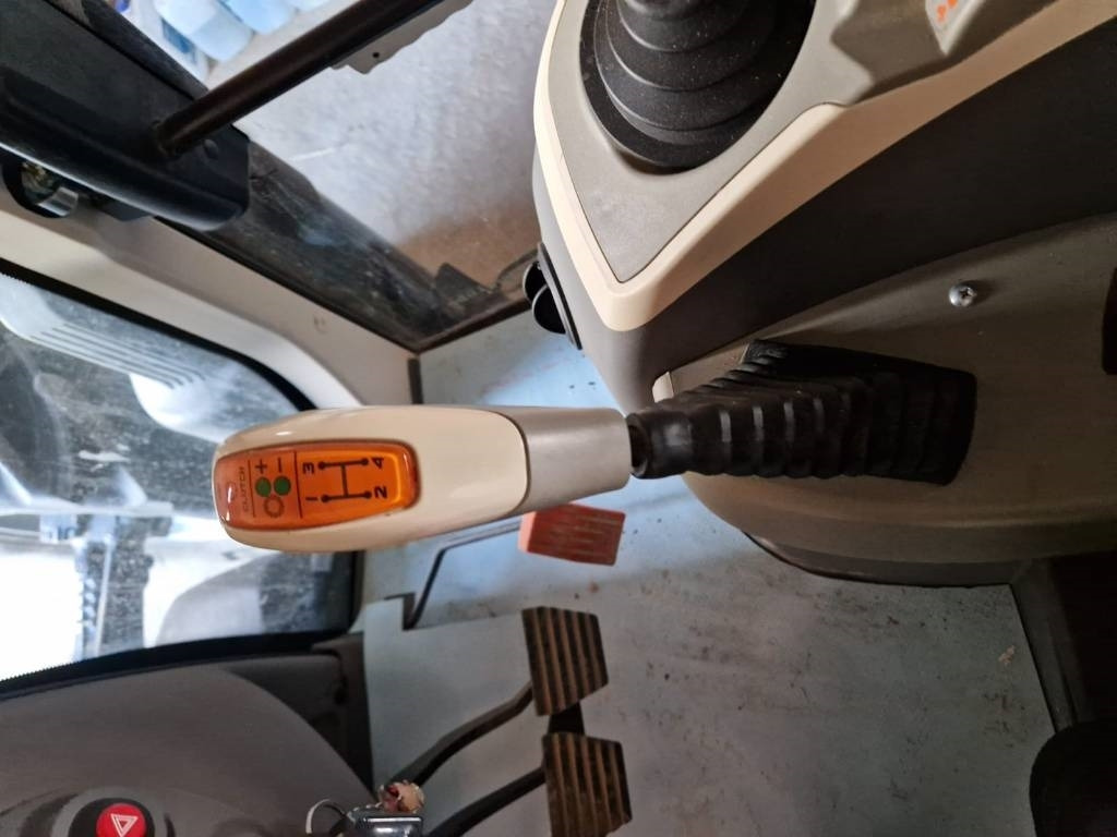 Landini 6-130 C STD - Tractor: foto 4 Landini 6-130 C STD - Tractor: foto 4