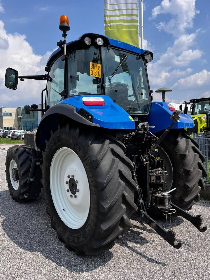 New Holland T 5.115 - Tractor: foto 3 New Holland T 5.115 - Tractor: foto 3