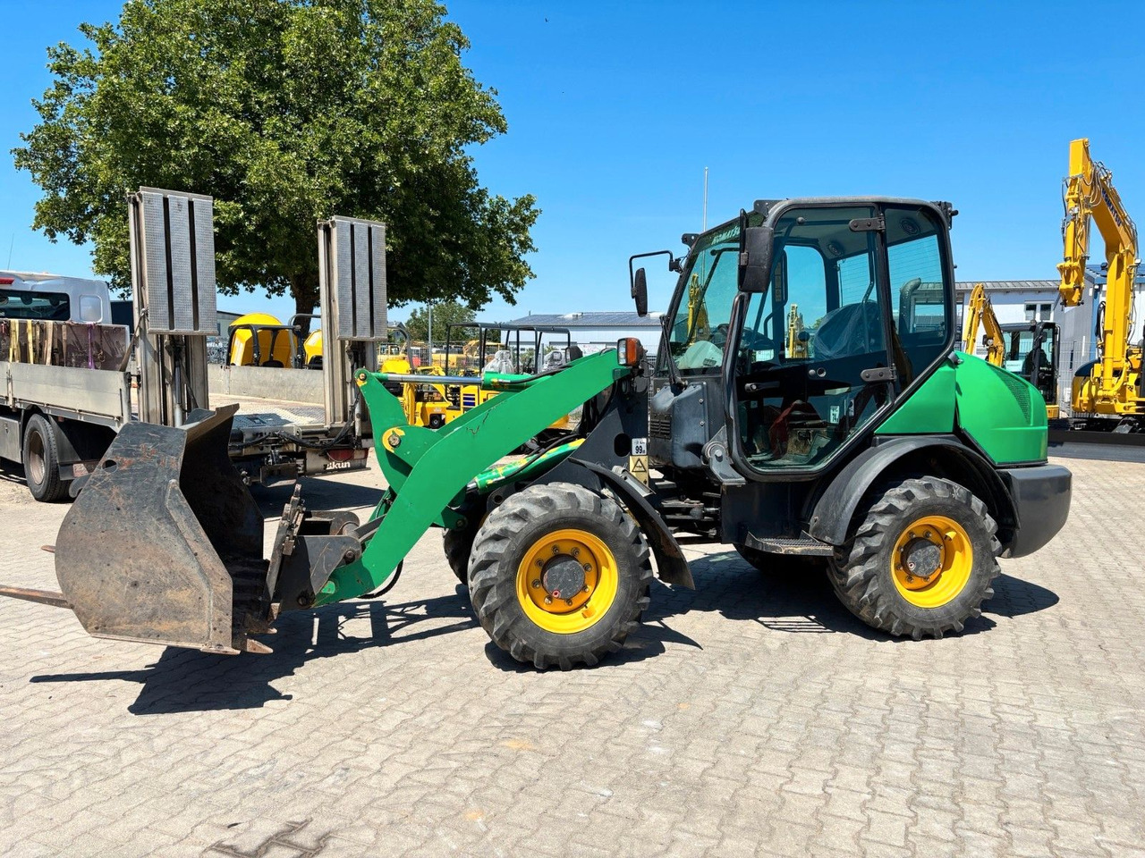 Komatsu WA70-5 - Cargadora de ruedas: foto 1 Komatsu WA70-5 - Cargadora de ruedas: foto 1