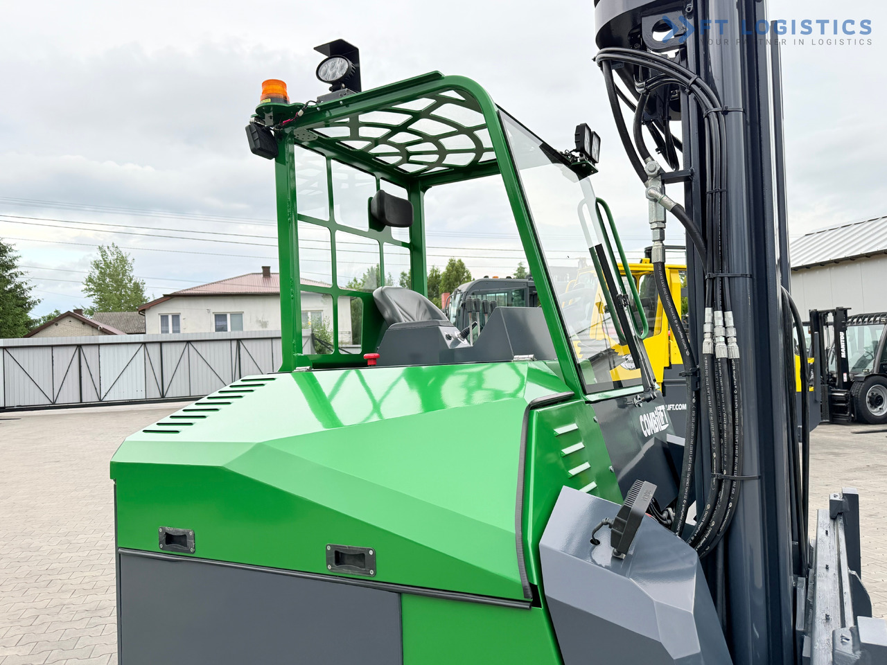 COMBILIFT Combilift CBE4000 / TRIPLEX 5200MM / ELECTRIC / FREE LIFT / FORK POSITIONER / SIDESHIFT / LIKE NEW - Carretilla de 4 vías: foto 4 COMBILIFT Combilift CBE4000 / TRIPLEX 5200MM / ELECTRIC / FREE LIFT / FORK POSITIONER / SIDESHIFT / LIKE NEW - Carretilla de 4 vías: foto 4