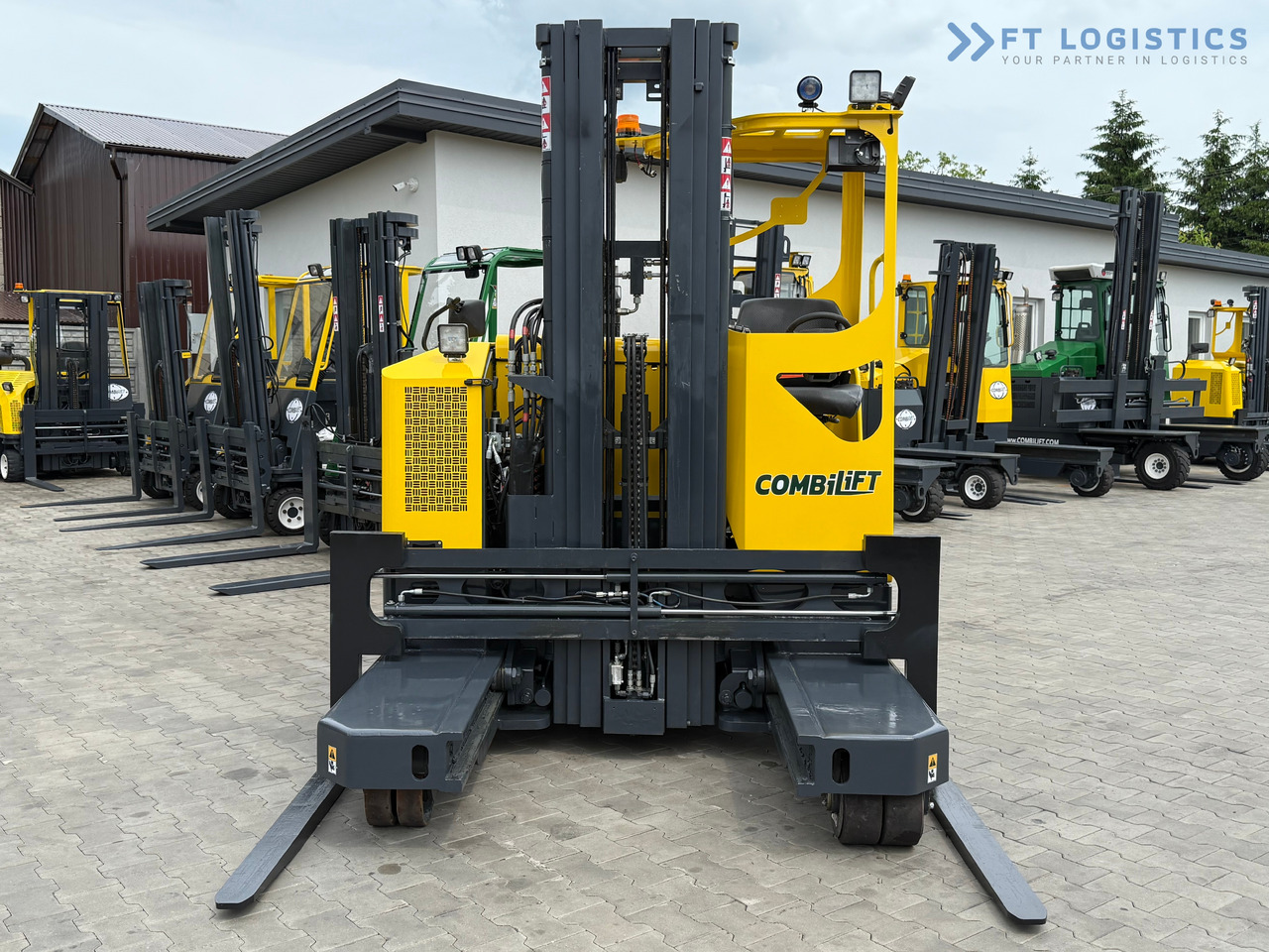 COMBILIFT MR / ELECTRIC / TRIPLEX – 6000MM / FULL FREE LIFT / WIDE POSITIONER / FORK SIDESHIFT / ONLY 1400 HOURS / LIKE NEW - Carretilla de 4 vías: foto 3 COMBILIFT MR / ELECTRIC / TRIPLEX – 6000MM / FULL FREE LIFT / WIDE POSITIONER / FORK SIDESHIFT / ONLY 1400 HOURS / LIKE NEW - Carretilla de 4 vías: foto 3