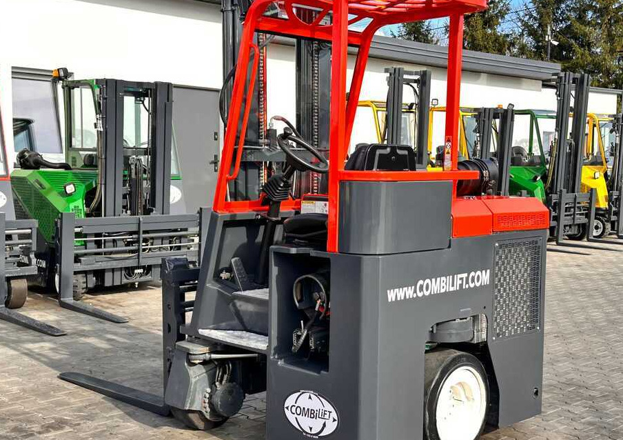 Carretilla de 4 vías Combilift C3000CB / LPG / TRIPLEX / 5500MM / FREE LIFT / SIDE SHIFT + FORK POSITIONER / LIKE NEW: foto 26