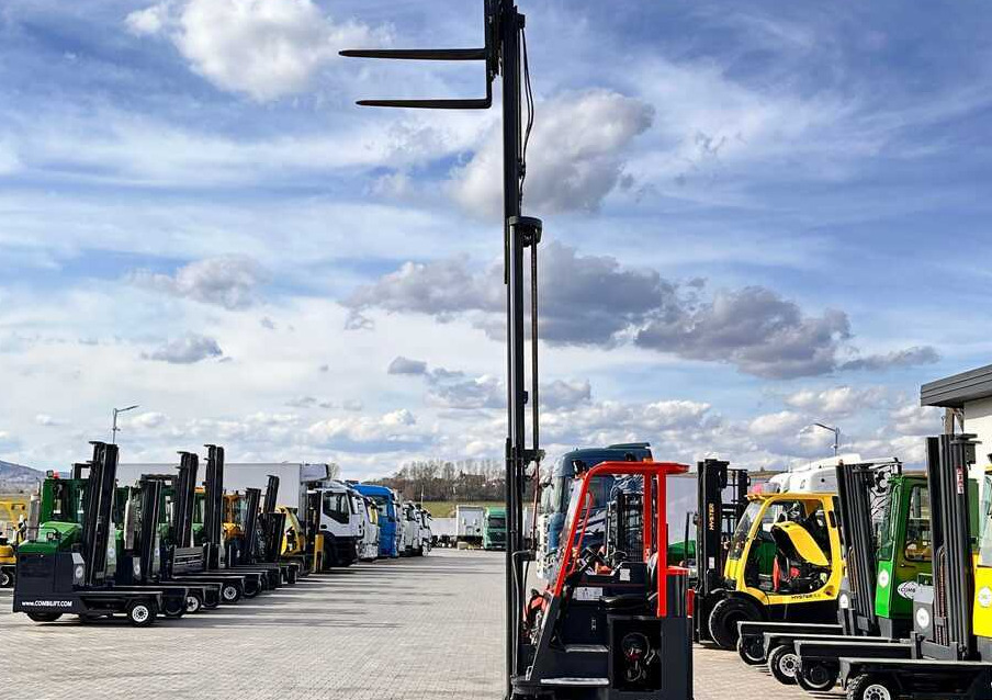 Carretilla de 4 vías Combilift C3000CB / LPG / TRIPLEX / 5500MM / FREE LIFT / SIDE SHIFT + FORK POSITIONER / LIKE NEW: foto 31