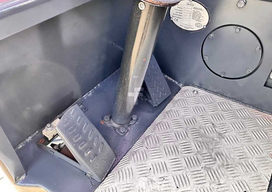 Carretilla de 4 vías Combilift C3000CB / LPG / TRIPLEX / 5500MM / FREE LIFT / SIDE SHIFT + FORK POSITIONER / LIKE NEW: foto 10