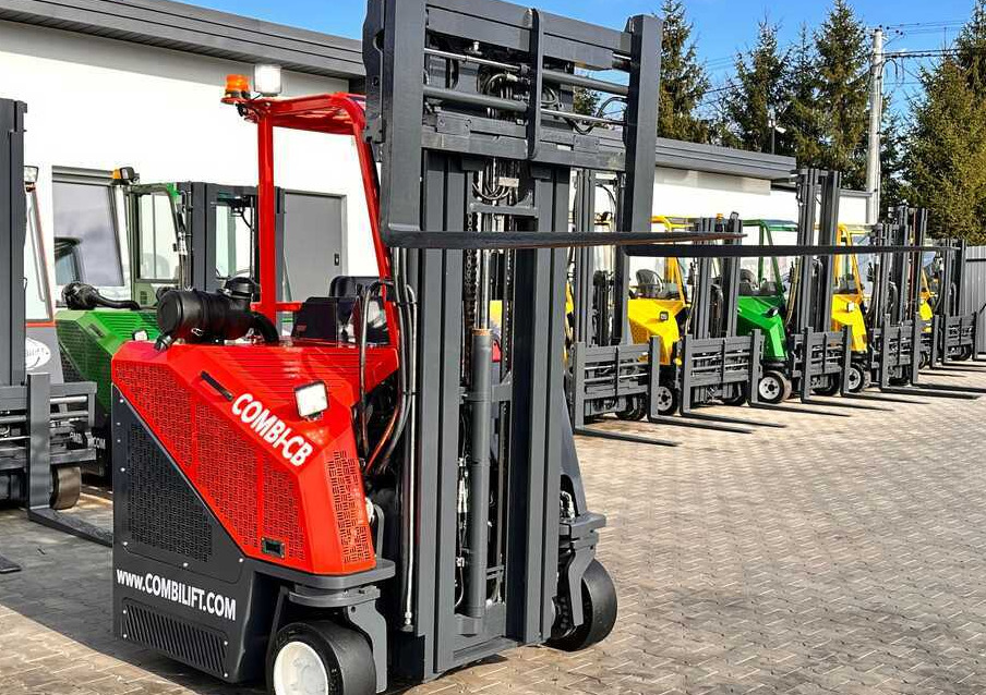 Carretilla de 4 vías Combilift C3000CB / LPG / TRIPLEX / 5500MM / FREE LIFT / SIDE SHIFT + FORK POSITIONER / LIKE NEW: foto 16