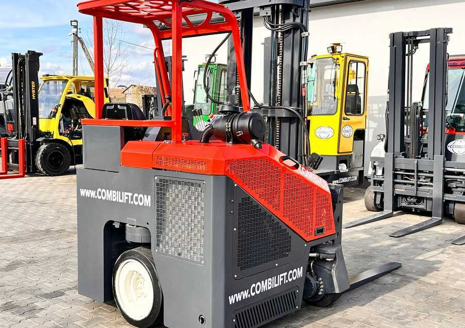 Carretilla de 4 vías Combilift C3000CB / LPG / TRIPLEX / 5500MM / FREE LIFT / SIDE SHIFT + FORK POSITIONER / LIKE NEW: foto 28