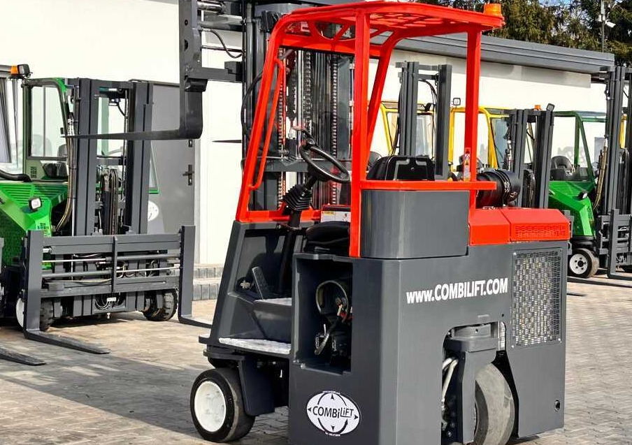 Carretilla de 4 vías Combilift C3000CB / LPG / TRIPLEX / 5500MM / FREE LIFT / SIDE SHIFT + FORK POSITIONER / LIKE NEW: foto 22