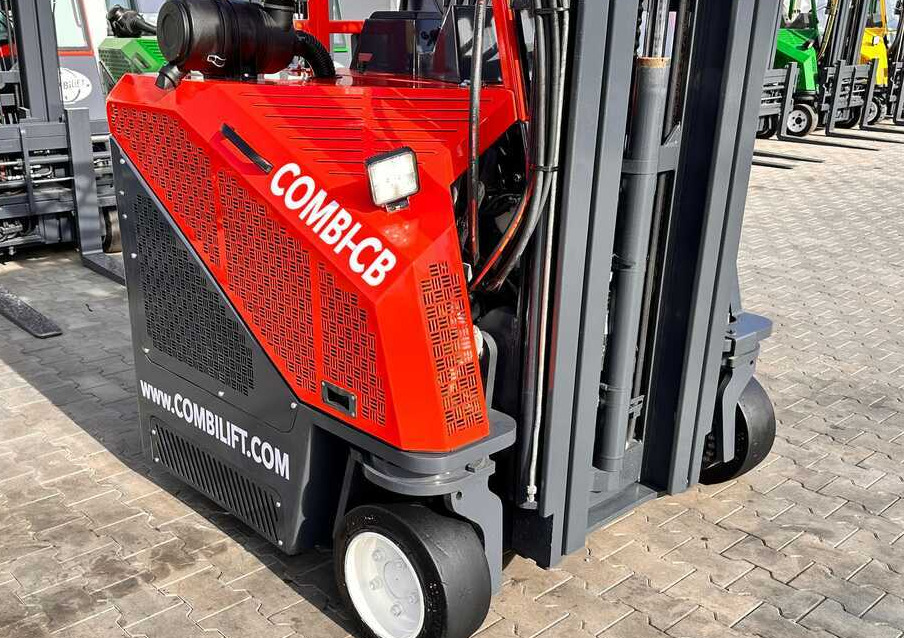 Carretilla de 4 vías Combilift C3000CB / LPG / TRIPLEX / 5500MM / FREE LIFT / SIDE SHIFT + FORK POSITIONER / LIKE NEW: foto 17