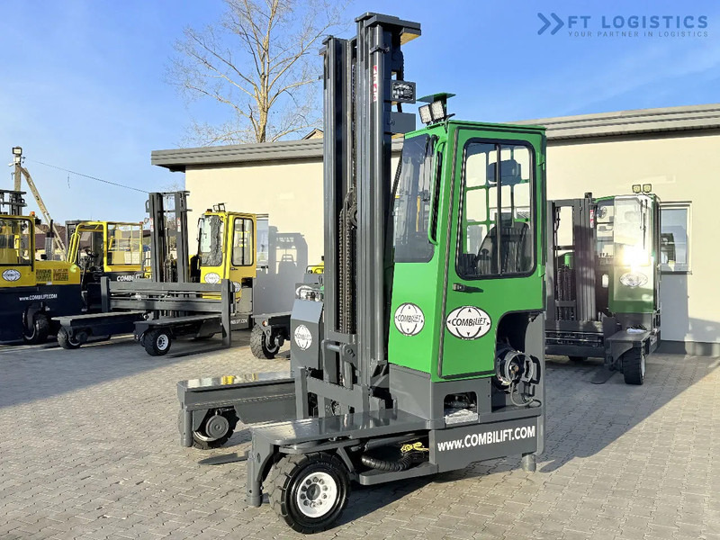Combilift C4000 / GAS / TRIPLEX - 6900MM / FREE-LIFT / FULL CABIN C4000 / GAS / TRIPLEX - 6900MM / FREE-LIFT / FULL CABIN - Carretilla de 4 vías: foto 2 Combilift C4000 / GAS / TRIPLEX - 6900MM / FREE-LIFT / FULL CABIN C4000 / GAS / TRIPLEX - 6900MM / FREE-LIFT / FULL CABIN - Carretilla de 4 vías: foto 2