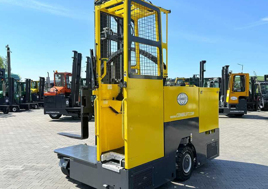 Carretilla de 4 vías Combilift C4000STE / TRIPLEX / 6850MM / FREE LIFT / ONLY 1,348 HOURS / FORK SIDESHIFT / EXCELLENT CONDITION: foto 23