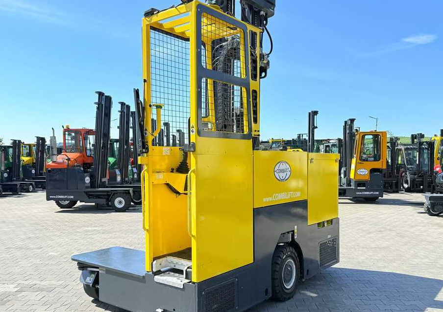 Carretilla de 4 vías Combilift C4000STE / TRIPLEX / 6850MM / FREE LIFT / ONLY 1,348 HOURS / FORK SIDESHIFT / EXCELLENT CONDITION: foto 44