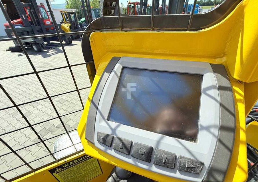 Carretilla de 4 vías Combilift C4000STE / TRIPLEX / 6850MM / FREE LIFT / ONLY 1,348 HOURS / FORK SIDESHIFT / EXCELLENT CONDITION: foto 29
