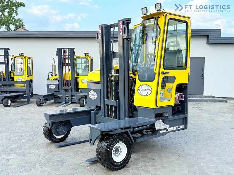 Combilift COMBILIFT C3000XL LARGE CABIN – DUPLEX 3200mm – Year 2015 – LPG – FREE LIFT – SIDESHIFT – CONDITION 5/5 COMBILIFT C3000XL LARGE - Carretilla de 4 vías: foto 1 Combilift COMBILIFT C3000XL LARGE CABIN – DUPLEX 3200mm – Year 2015 – LPG – FREE LIFT – SIDESHIFT – CONDITION 5/5 COMBILIFT C3000XL LARGE - Carretilla de 4 vías: foto 1