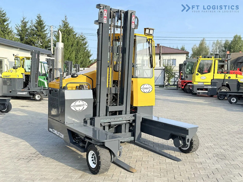 Combilift Combilift FOUR-WAY MULTIDIRECTIONAL FORKLIFT C4000 / GAS / DUPLEX 4500MM / ONLY 6604 HOURS / SIDE SHIFT / FULL CABIN / PERFECT C - Carretilla de 4 vías: foto 5 Combilift Combilift FOUR-WAY MULTIDIRECTIONAL FORKLIFT C4000 / GAS / DUPLEX 4500MM / ONLY 6604 HOURS / SIDE SHIFT / FULL CABIN / PERFECT C - Carretilla de 4 vías: foto 5