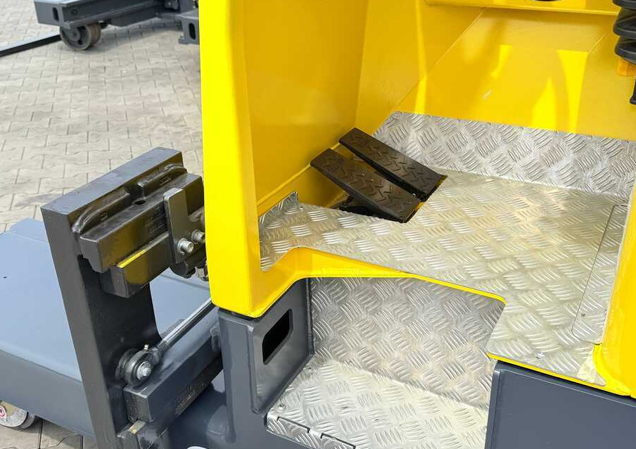 Carretilla de 4 vías Combilift MR / ELECTRIC / TRIPLEX – 6000MM / FULL FREE LIFT / WIDE POSITIONER / FORK SIDESHIFT / ONLY 1400 HOURS / LIKE NEW: foto 13