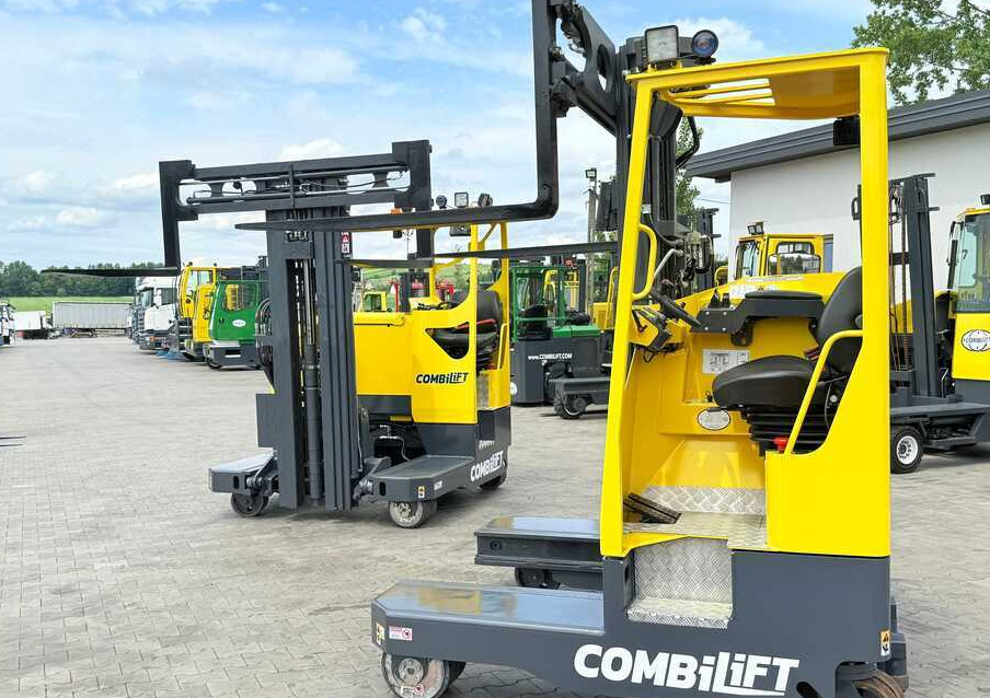 Carretilla de 4 vías Combilift MR / ELECTRIC / TRIPLEX – 6000MM / FULL FREE LIFT / WIDE POSITIONER / FORK SIDESHIFT / ONLY 1400 HOURS / LIKE NEW: foto 29