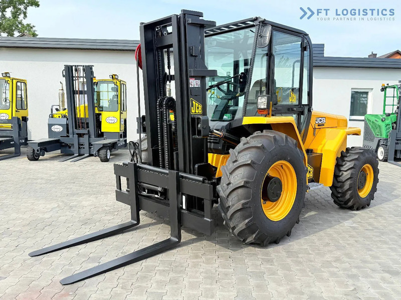 Carretilla todo terreno JCB 940 / DIESEL / TRIPLEX 4500MM / FORK POSITIONER / SIDE SHIFT / 4T / NEW TYRES / LIKE NEW 940 / DIESEL / TRIPLEX 4500MM / FORK PO: foto 1